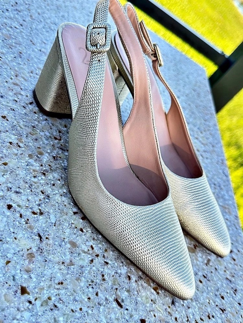 27 Edit Naturalizer Gold Leather Slingback Block Heel Pumps Womens 7.5